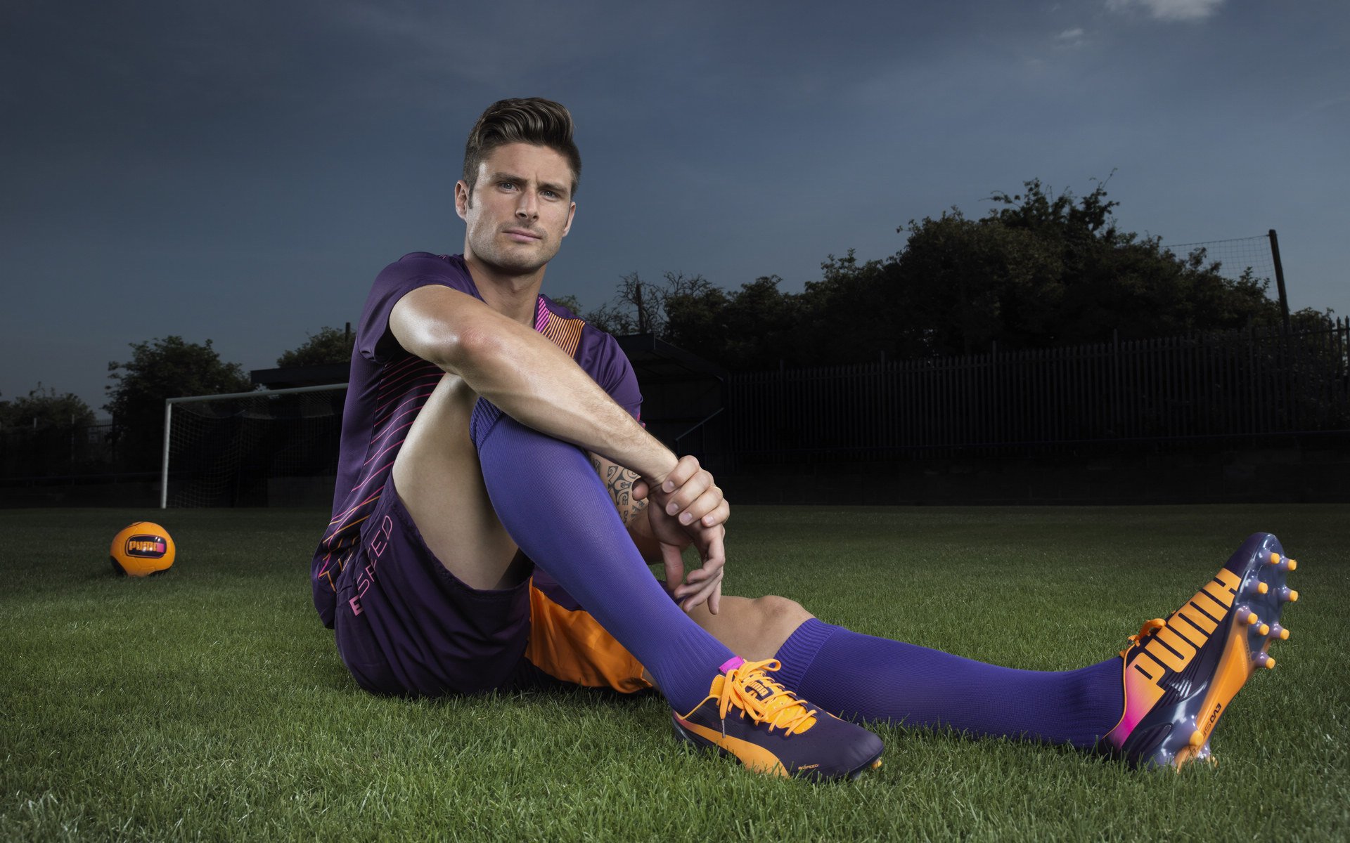 恩多比·恩乔：南非队的关键球员，他的踢球技术无懈可击，恩多cba